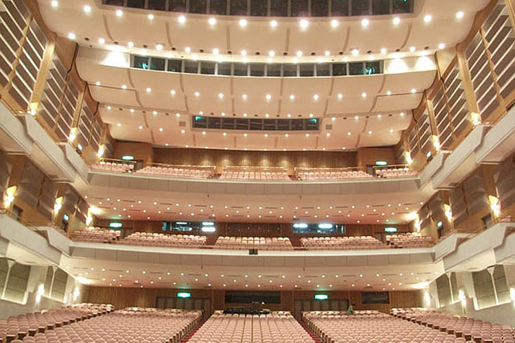 とりぎん文化会館 梨花ホール様にd&b audiotechnik Qi-Series導入