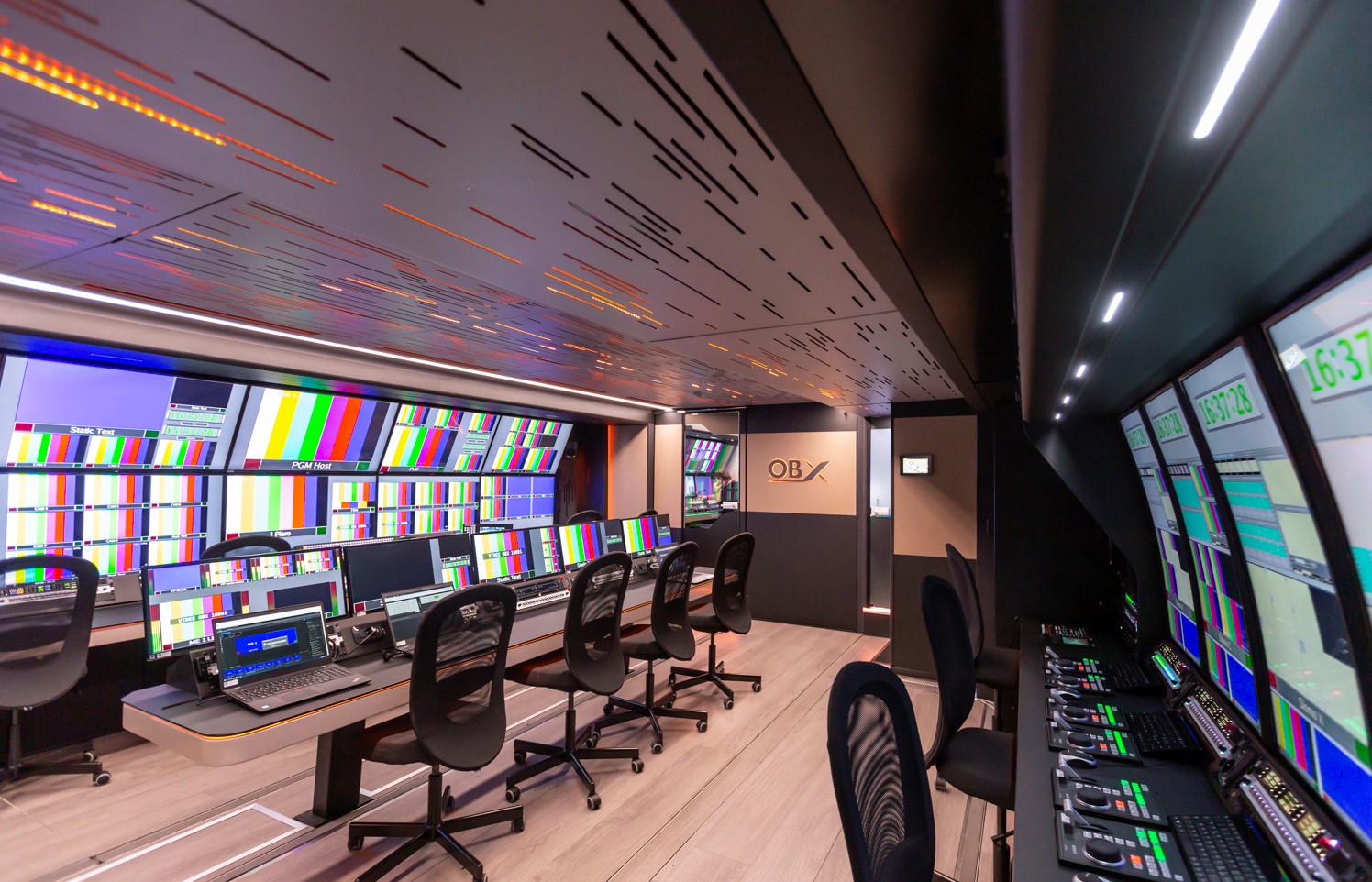イタリア Videe SpA 新4K HDR中継車にRIEDEL ArtistとBoleroを導入